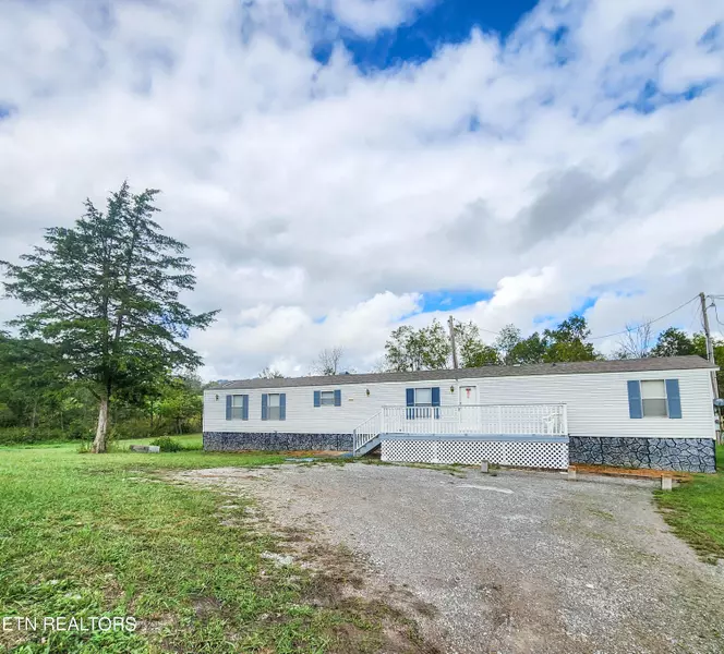 2078 Lone Mountain Rd, Tazewell, TN 37879