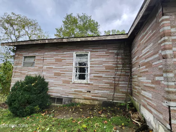 Lafollette, TN 37766,442 Parker Rd