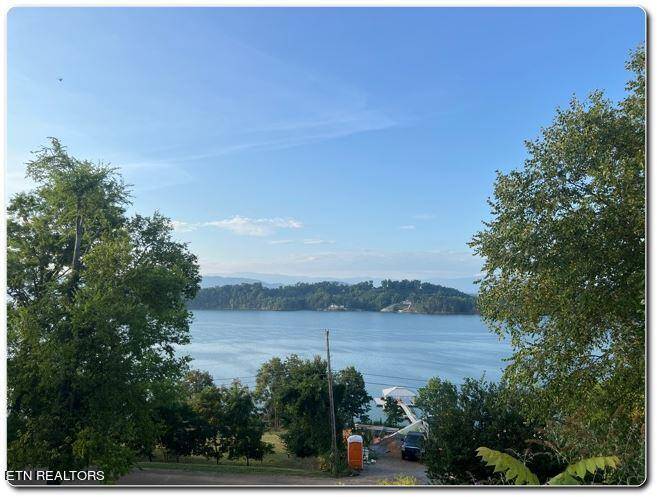 Dandridge, TN 37725,461 Trotline Rd