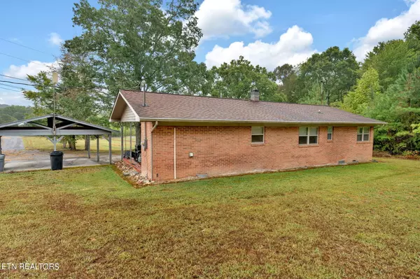 Dandridge, TN 37725,993 Swannsylvania Rd