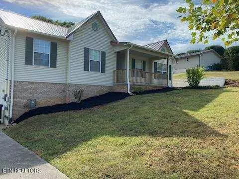 2221 Crooked Oak DR, Lenoir City, TN 37771