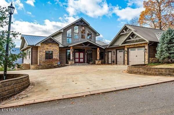 2714 Red Sky DR, Sevierville, TN 37862