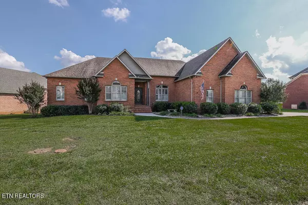 1639 Pinnacle Point DR, Alcoa, TN 37701