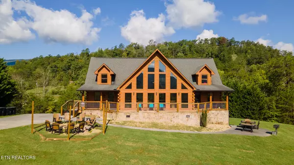 2715 Dayne DR, Sevierville, TN 37876