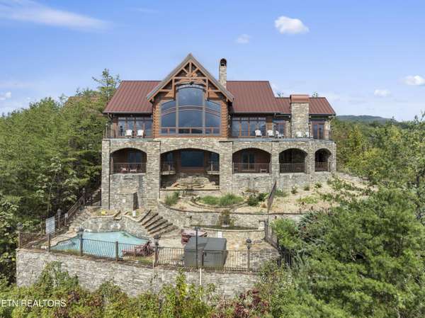 2410 Smoky Vista WAY, Sevierville, TN 37862