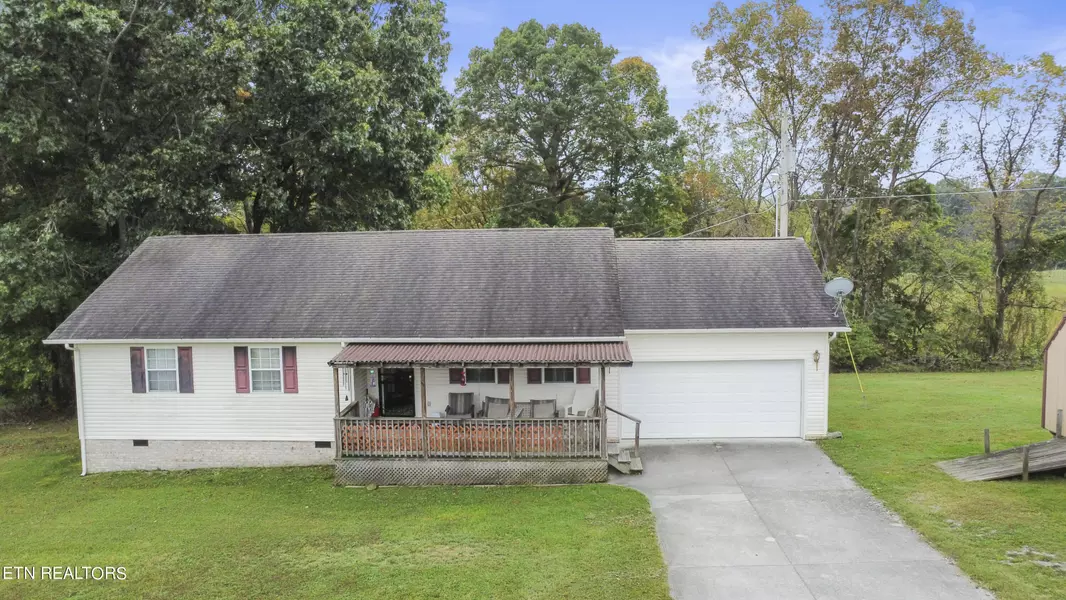 210 Childs LN, Lafollette, TN 37766