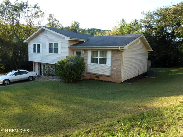 Hixson, TN 37343,901 Valerie LN