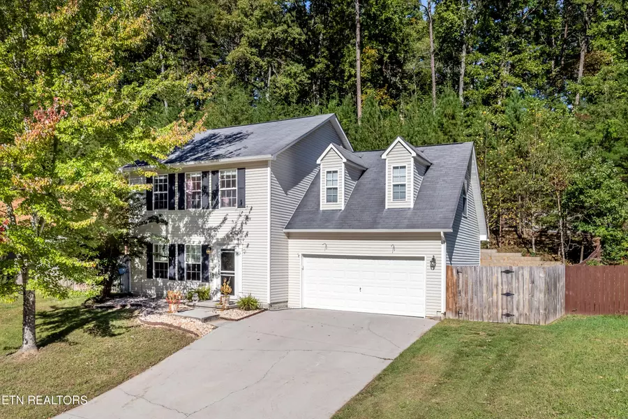 424 Dogwood Glen LN, Powell, TN 37849