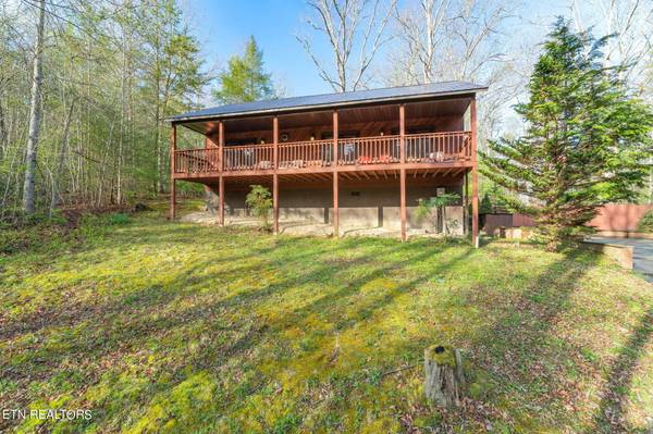 3220 Holly LN,  Sevierville,  TN 37862