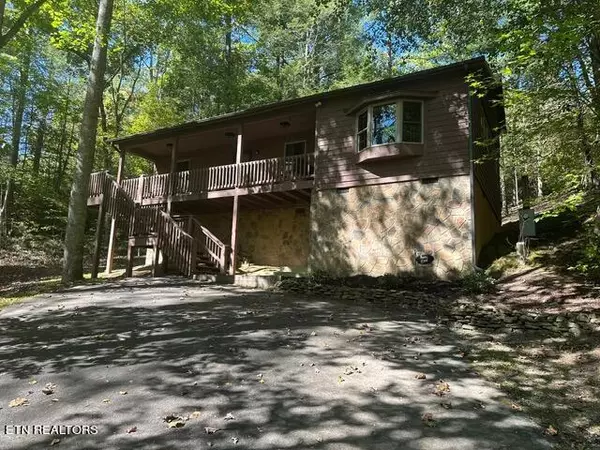 230 Penni LN, Townsend, TN 37882