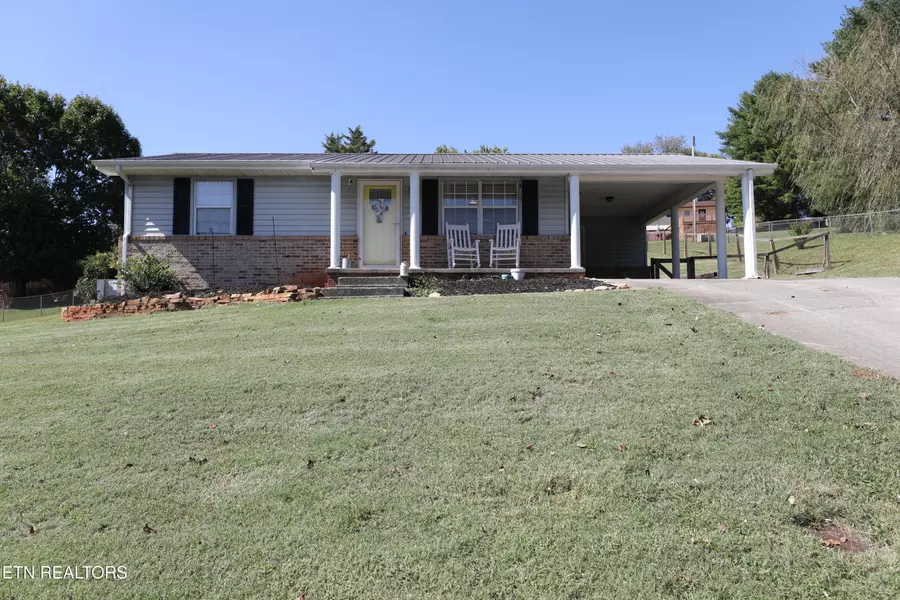 207 Heuer St, Sweetwater, TN 37874