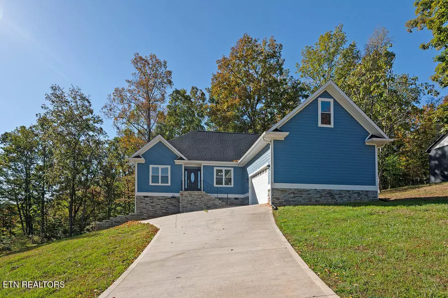 553 Hickory Pointe LN, Maynardville, TN 37807