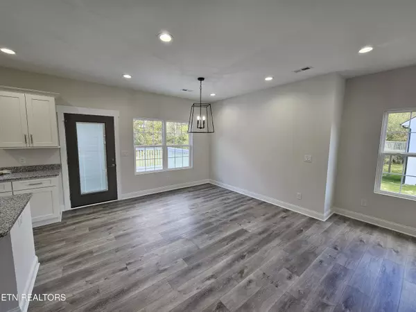 Strawberry Plains, TN 37871,600 Running Brook DR