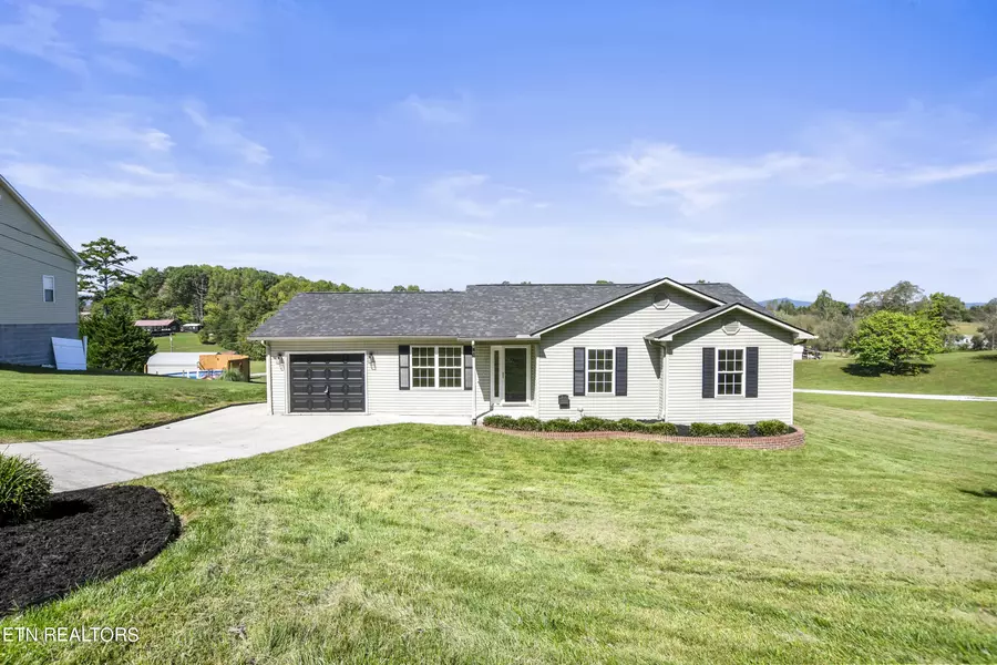 217 Abby LN, Jacksboro, TN 37757