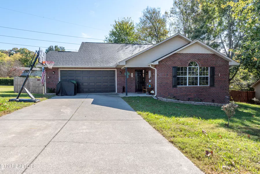 1014 Willow Creek CIR, Maryville, TN 37804