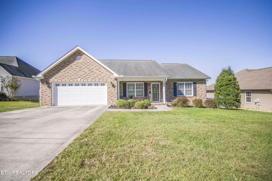 204 Cornerstone CIR, Clinton, TN 37716