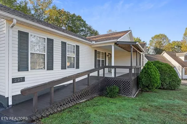 Sparta, TN 38583,227 Prosperity Ln LN