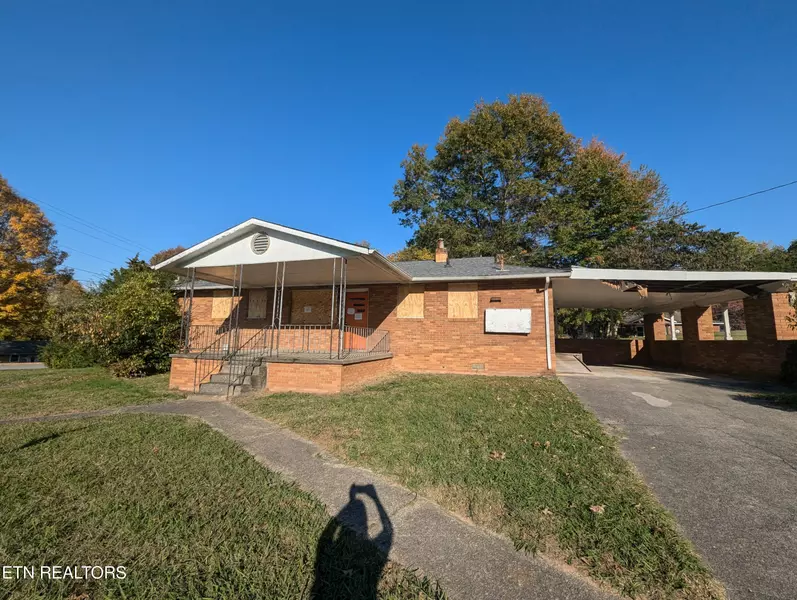 201 Hampton Rd, Oak Ridge, TN 37830