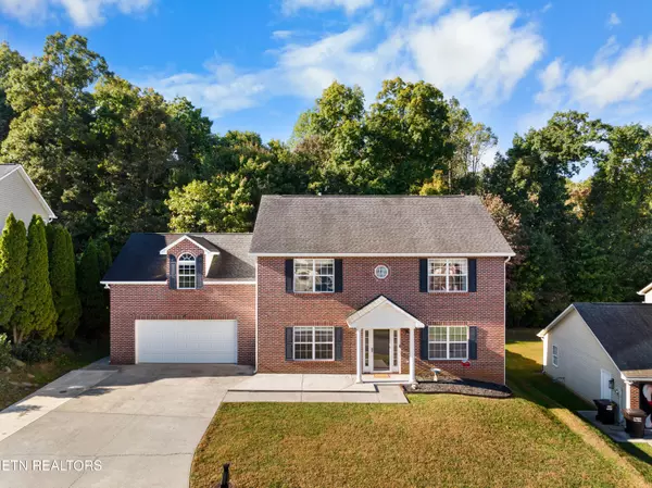 713 Mountain Pass LN, Knoxville, TN 37923