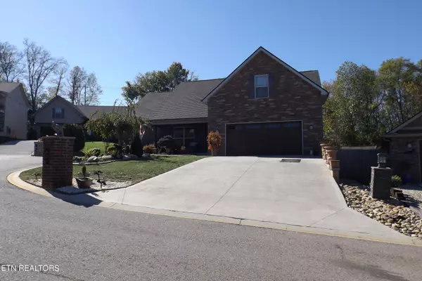 1252 Conner LN, Lenoir City, TN 37772