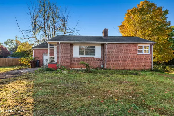 3808 Nathaniel Rd, Knoxville, TN 37918