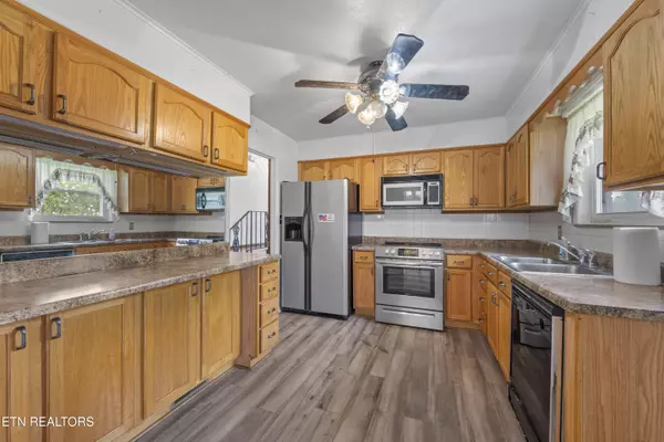 Knoxville, TN 37918,7338 Palmleaf Rd