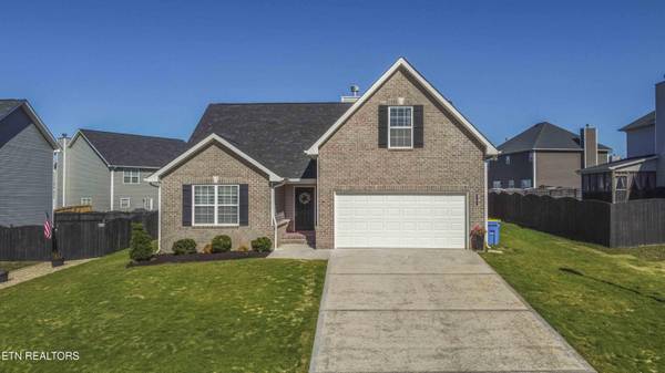 3207 Dominion DR, Maryville, TN 37803