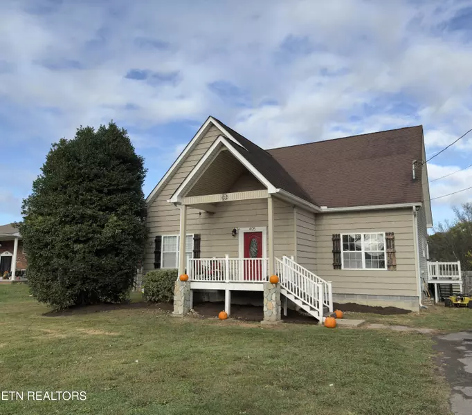 405 Douglas LN, Clinton, TN 37716