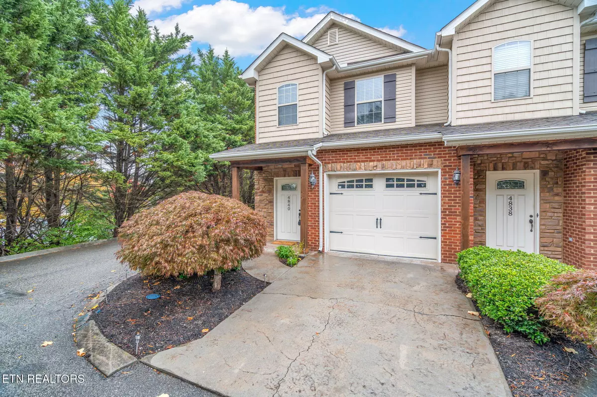 Knoxville, TN 37918,4840 Fountain View WAY