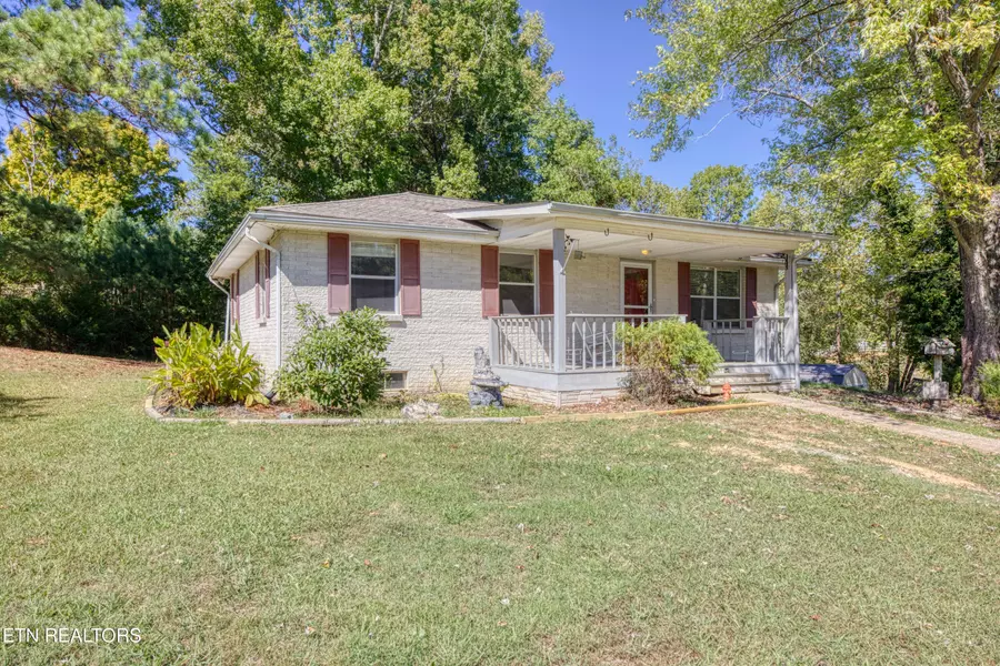 5064 Town Creek Rd, Lenoir City, TN 37772