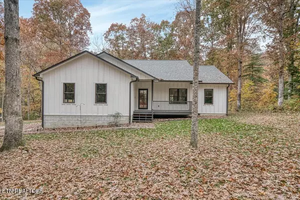 206 Whitehead DR, Jamestown, TN 38556