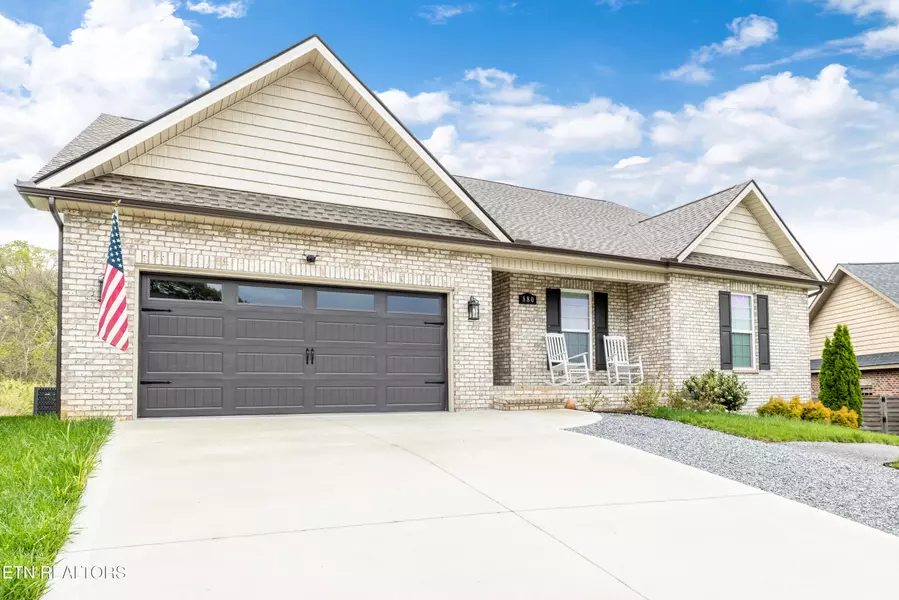 880 Conner LN, Lenoir City, TN 37772