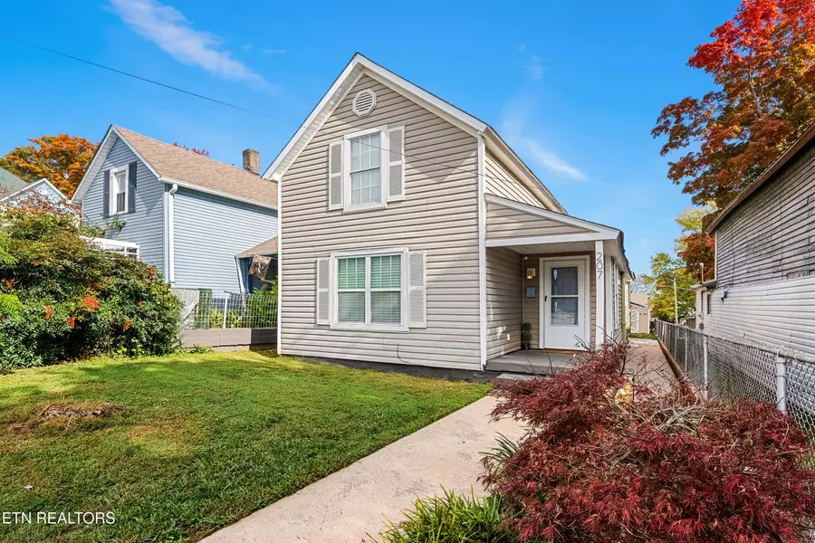 207 N C St, Lenoir City, TN 37771