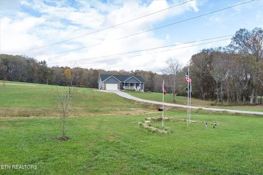 209 Adams Creek Rd, Crossville, TN 38571