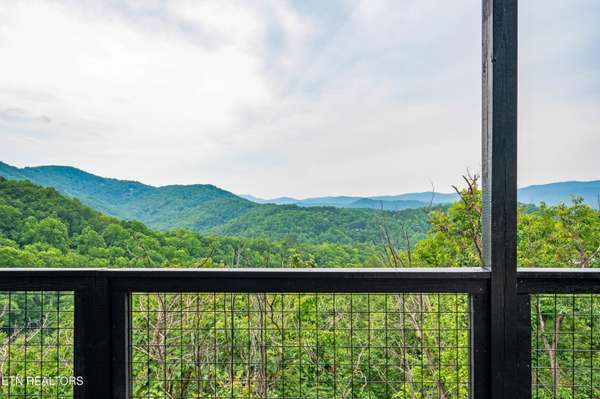 3316 Sugar Maple Loop Rd, Sevierville, TN 37862