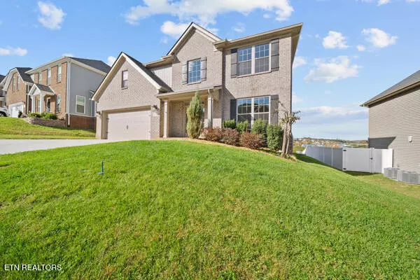 Knoxville, TN 37922,9717 Walking Stick DR