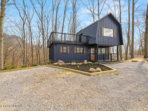 1114 Red Maple LN, Sevierville, TN 37876