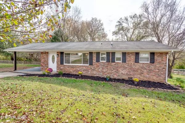 6608 Langston DR, Knoxville, TN 37918