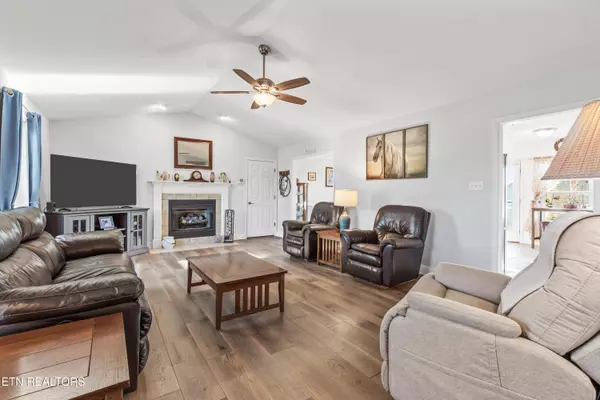 Maryville, TN 37801,923 Bridger LN