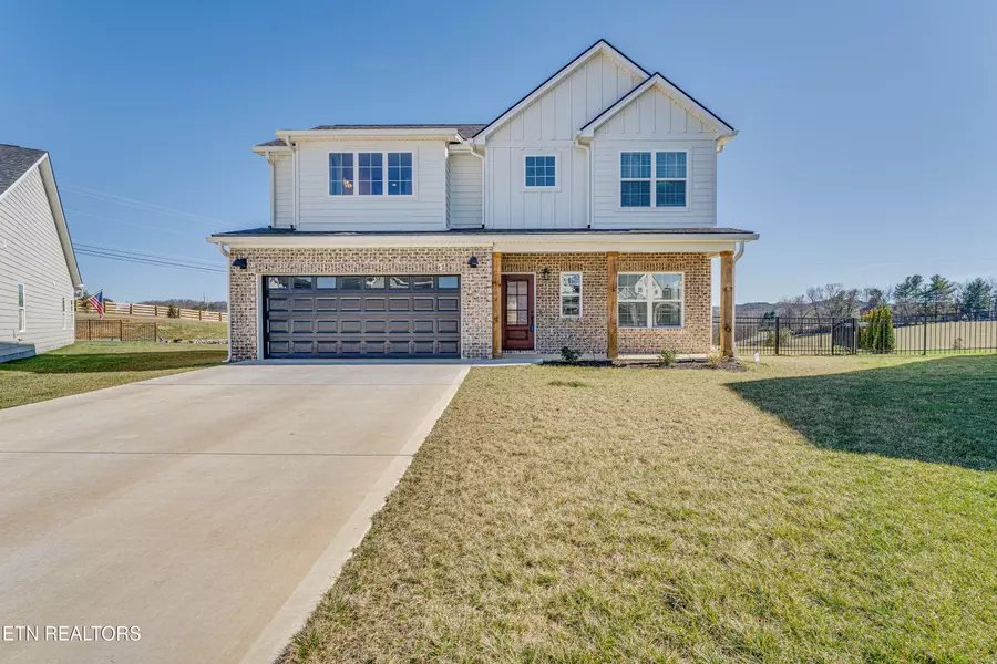 1504 Spring Berry LN, Knoxville, TN 37924