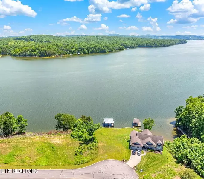 147 Docks Of The Bay DR, Harriman, TN 37748