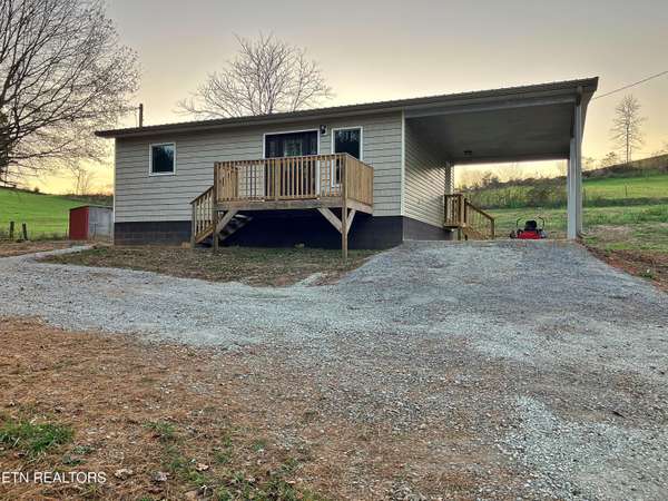 179 Hatfield LN, Tazewell, TN 37879