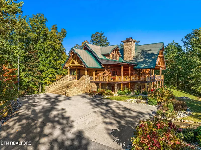 831 Big Bear Ridge Rd, Gatlinburg, TN 37738