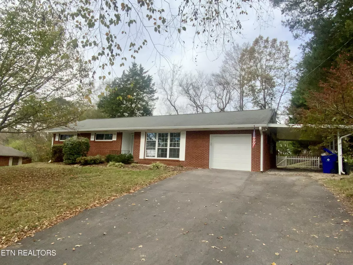 Clinton, TN 37716,312 Maple St