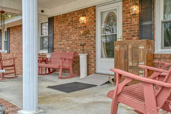 Gainesboro, TN 38562,233 Martin Ridge LN