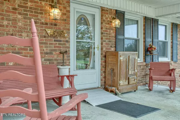 Gainesboro, TN 38562,233 Martin Ridge LN