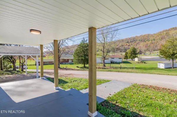 Oliver Springs, TN 37840,915 Kentucky St