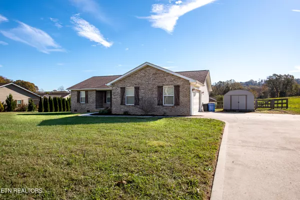 1152 Union Grove Rd, Friendsville, TN 37737