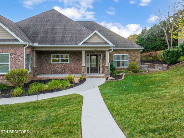 169 Mckaymie LN, Lenoir City, TN 37772