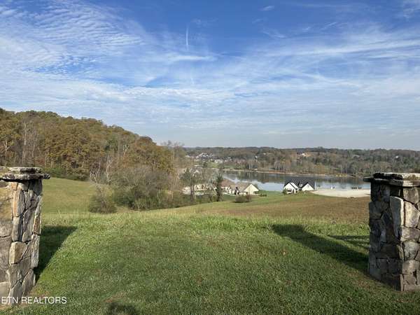 560 River Rd, Loudon, TN 37774